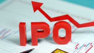 IPO  là quá trình mà một công ty quyết định bán cổ phiếu của mình