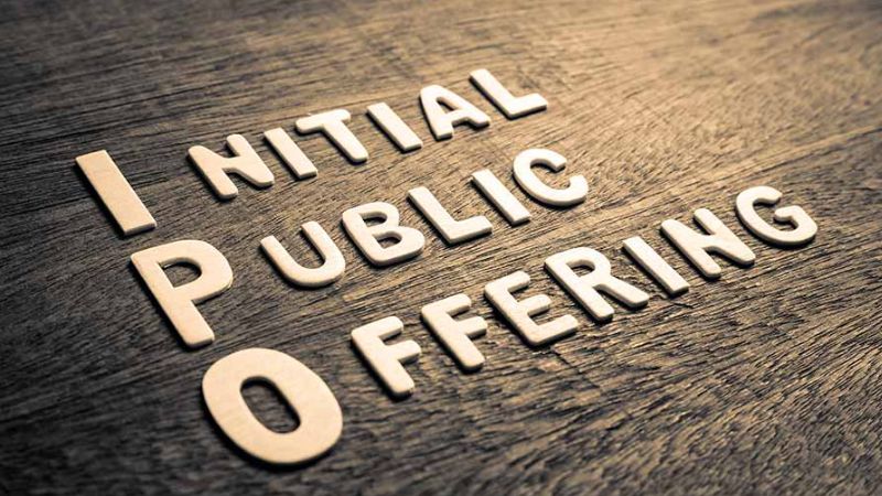Reverse IPO, hay còn gọi là "Backdoor Listing" hoặc "Reverse Merger