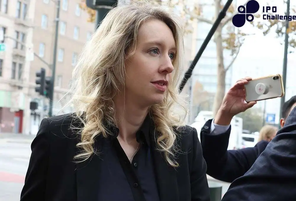 Elizabeth Holmes bị bắt